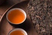 幸福树的护理方法——隔夜茶水的神奇功效（让你的幸福树茁壮成长的方法，一起来了解一下！）